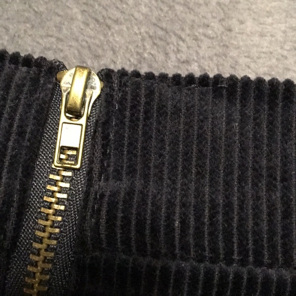 GORGEOUS New NWT Navy Corduroy Mini Skirt L 34” Waist - Picture 5 of 13